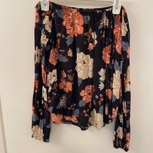 Off the shoulder flower long sleeve shirt
